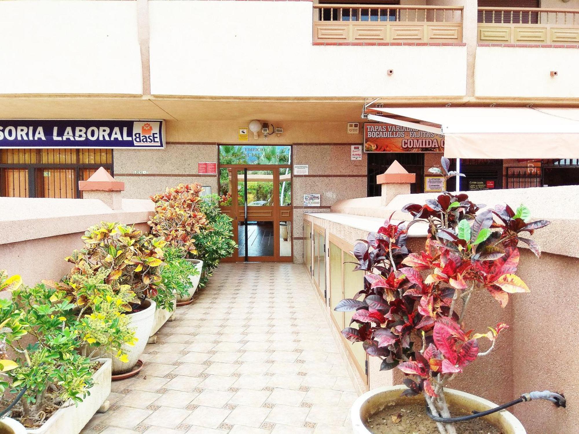 Los Cristianos Centro, Room With A Private Bathroom In Shared Apartment Арона Екстериор снимка